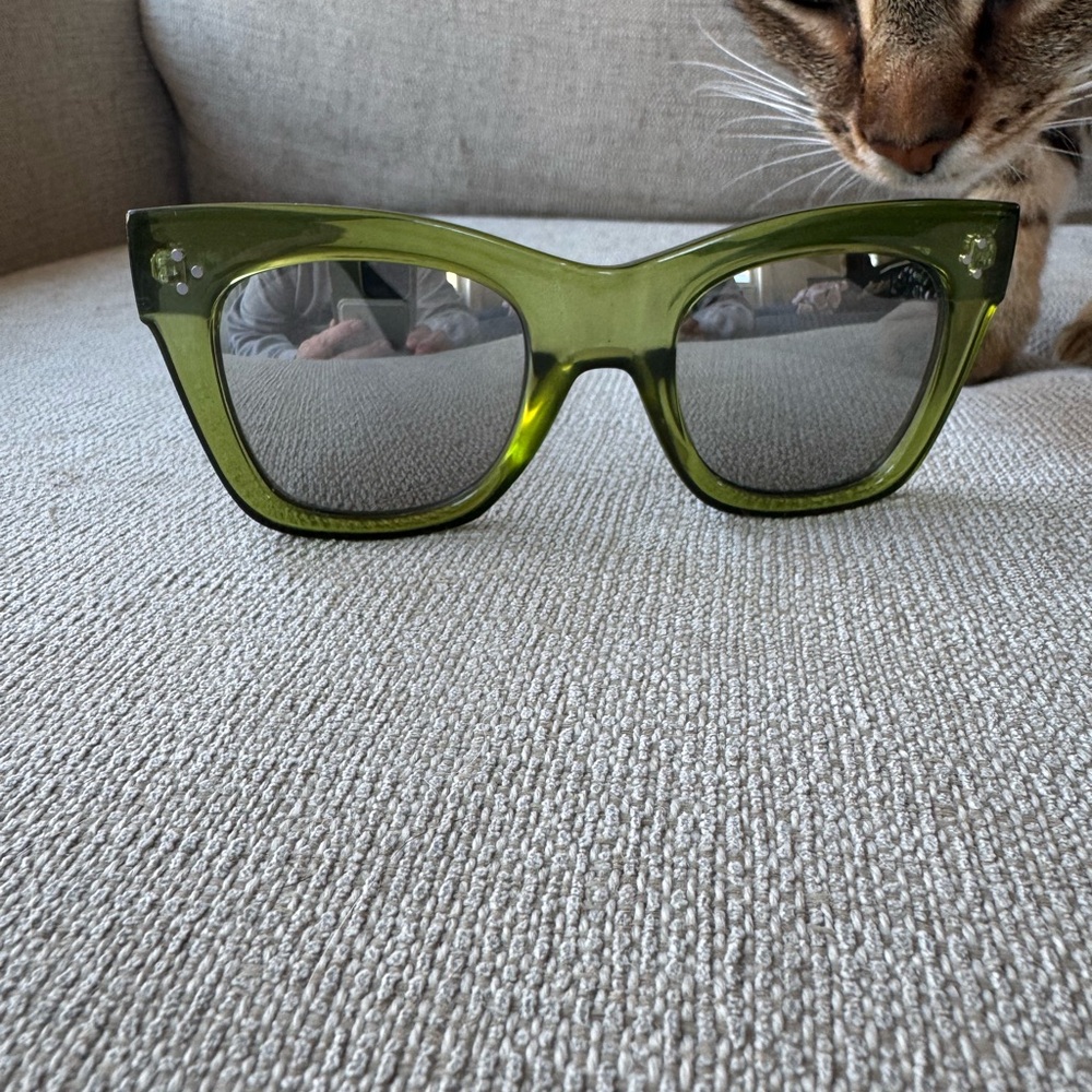 Chic Olive Green Sunglasses